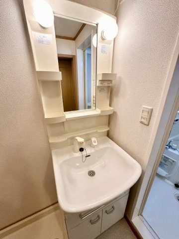 【洗面所】 | カーサ・エル・タカミヤ | 忙しい朝には欠かせない洗面所です