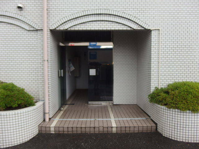 グリーンウッド金沢文庫のエントランス