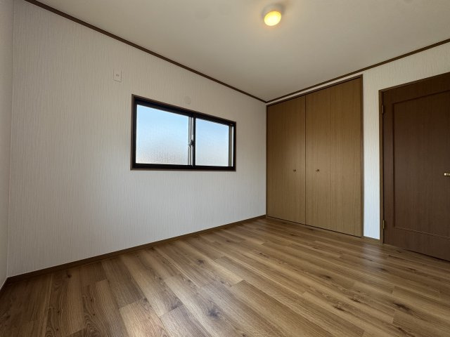 神戸市西区伊川谷町有瀬戸建の洋室