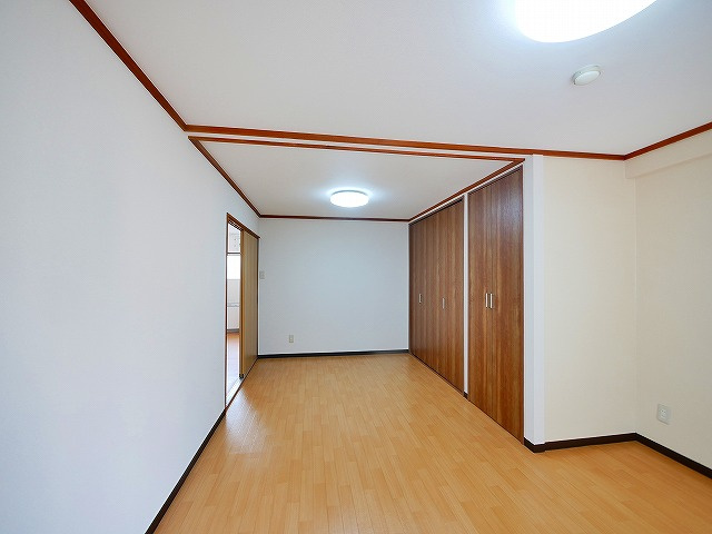 森本マンションの洋室