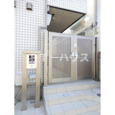 セラ　ファーストのエントランス
