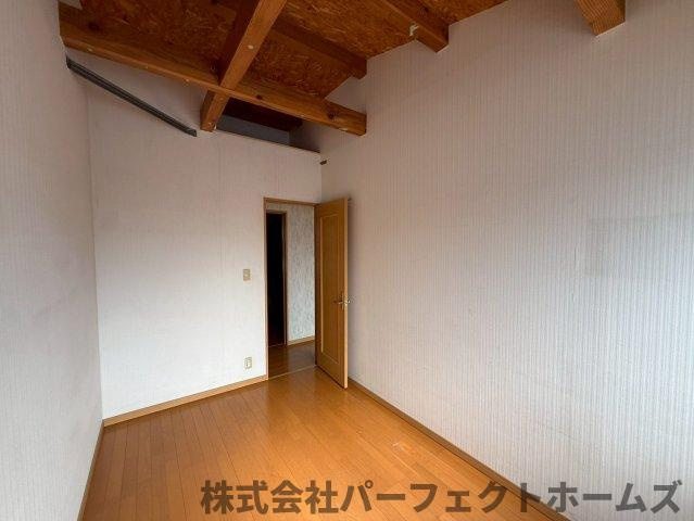 松丘町戸建の洋室|個人の部屋や寝室として使える洋室です
