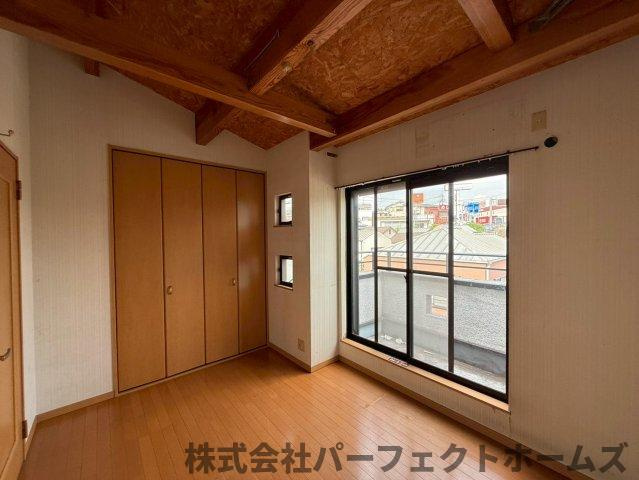 松丘町戸建の洋室|広々とした洋室です
