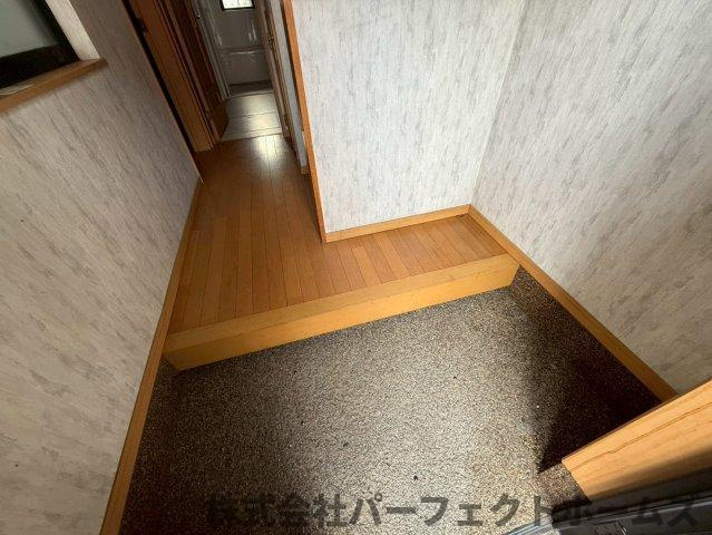 松丘町戸建の玄関|ゆったりとした玄関です