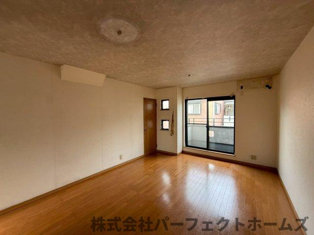 松丘町戸建の居間・リビング|ゆったり過ごせる居間です