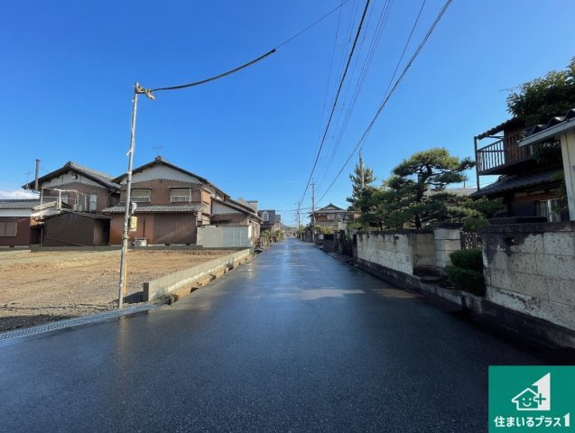 ★5(土)6(日)現地見学可能！★彦根市西今町　全3邸の前面道路含む現地写真|周辺は落ち着いた街並みの住宅地！子育てがしやすい住環境です！まだ未完成ですが、現地でしかわからない事もございます。是非一度ご覧ください。