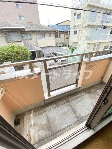 大阪市淀川区塚本４丁目の賃貸マンションのバルコニー