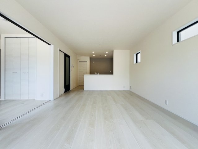 碧南市笹山町3丁目15-1『仲介手数料無料』新築一戸建て・建売の居間・リビング
