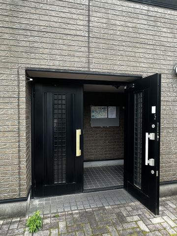 フォブール善導寺のエントランス