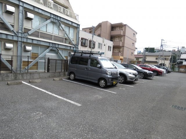 ルネスアーデル（Aタイプ）の駐車場