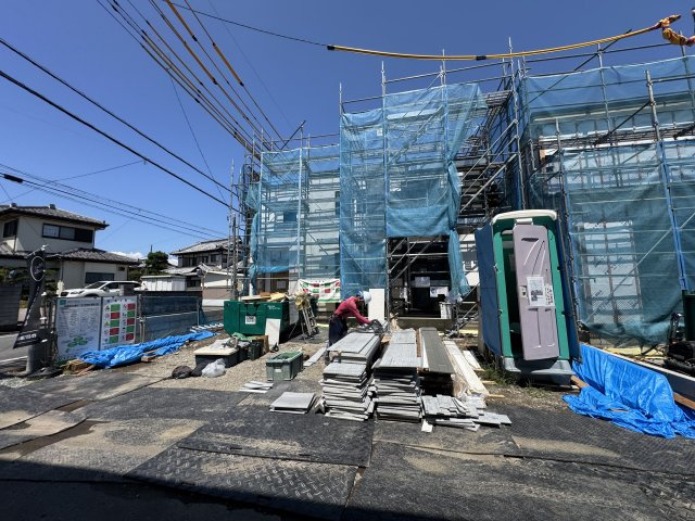 新築　高崎市下小鳥町1期　LiGNAGE　1号棟の駐車場|現地写真　駐車スペースは並列3台分可能です！
