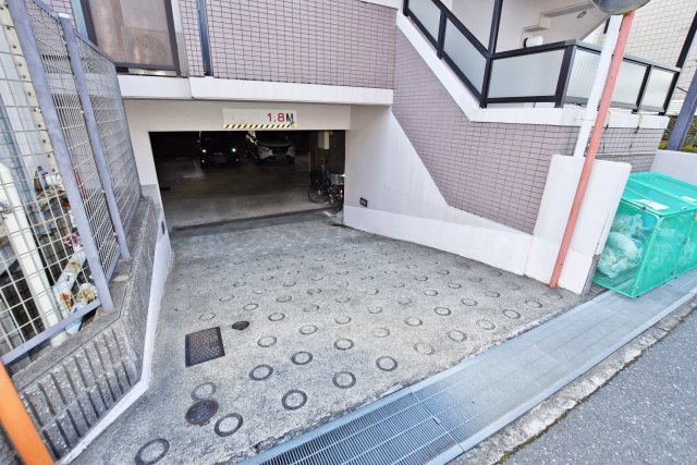 ディアエスタ・ミオ甲子園一番町の駐車場|敷地内駐車場　