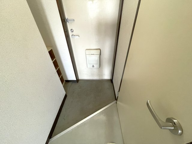 総和ハイツの玄関