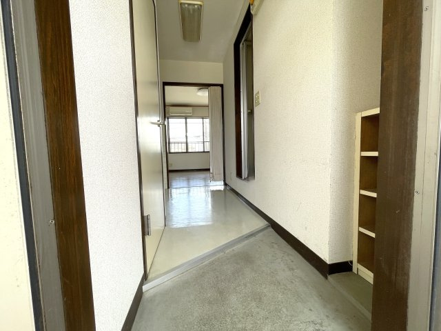 総和ハイツの玄関