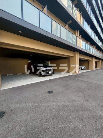 リヴィアス神戸SOLEILの駐車場