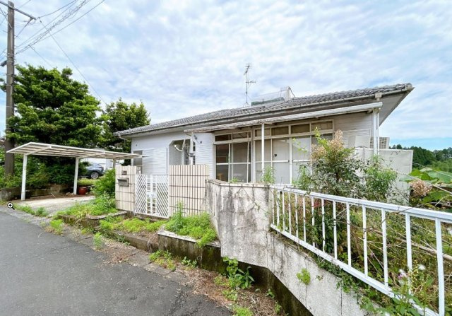 曽於市末吉町二之方の中古一戸建の外観