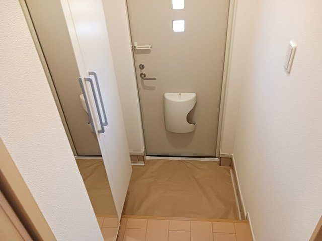 ヴィラ・チトセⅠの玄関|落ち着いた玄関です