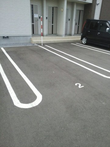 グランデセレノの駐車場|駐車場に車を止められます