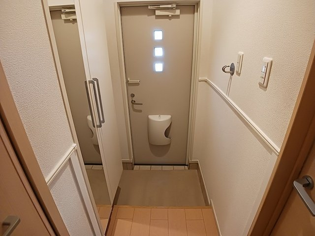 コリーヌⅠの玄関|シンプルで使いやすい玄関です
