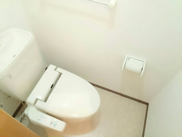 ミラージュＡのトイレ|落ち着いた色調のトイレです