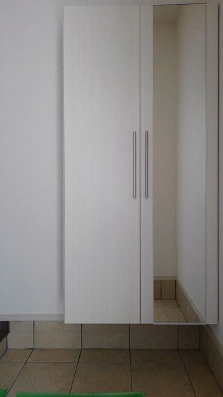 横浜市青葉区しらとり台のアパートの玄関