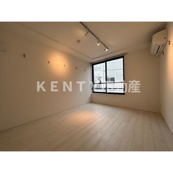 【寝室】 | ＰＡＳＥＯ武蔵小山Ⅱ | 広くて明るい寝室