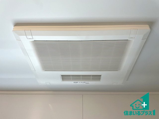 ★彦根市西今町　第5期　新築一戸建ての冷暖房・空調設備|四季を通して快適なバスライフをお手伝いする浴室暖房乾燥機！浴室の乾燥・暖房・涼風・換気はもちろん、２４時間換気にも対応！