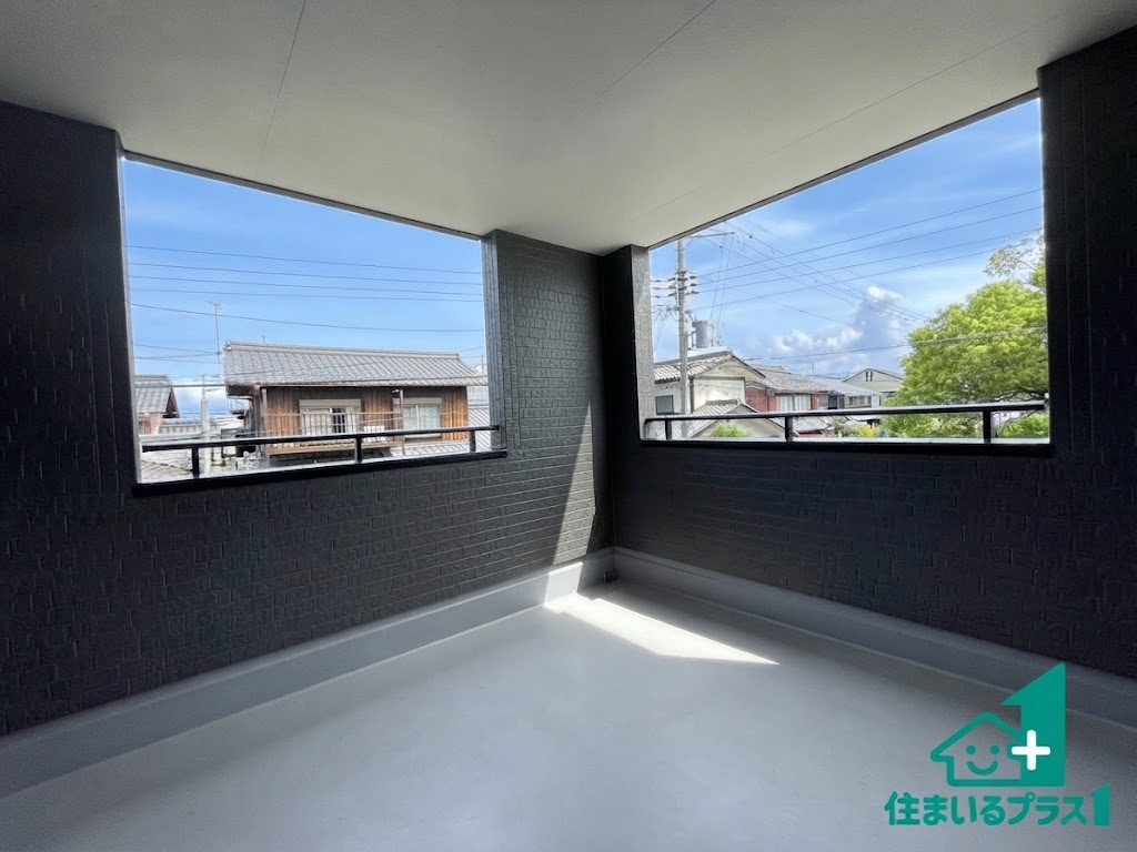 ★彦根市西今町　第5期　新築一戸建てのバルコニー|急な雨でも安心のインナーバルコニー！