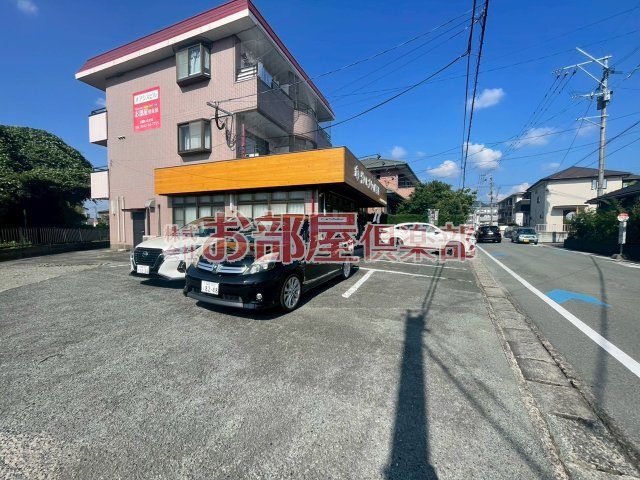 オアシスビルの駐車場|駐車場です