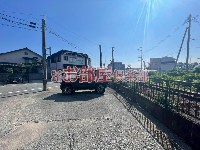 オアシスビルの駐車場|駐車場があるので、車を買う予定の方も安心です