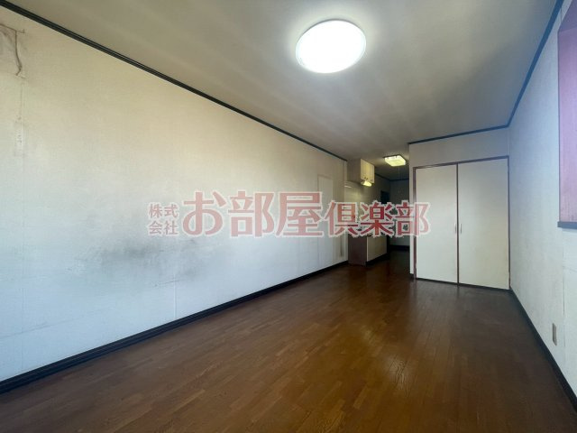 オアシスビルの居間・リビング|使いやすい居室です