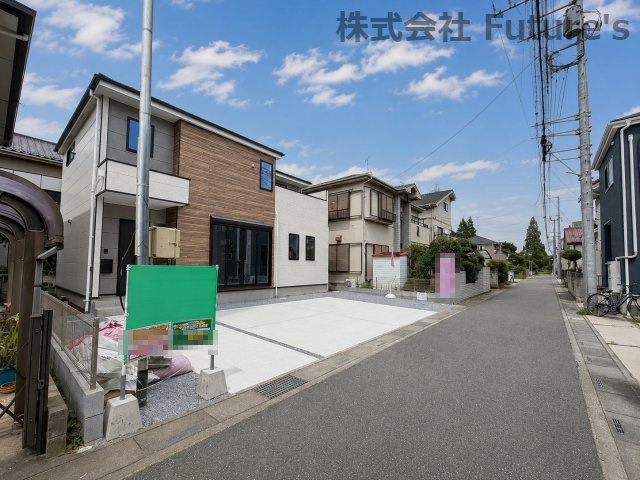吉川市新栄2丁目　新築戸建　全1棟の前面道路含む現地写真|前面道路含む現地写真です。