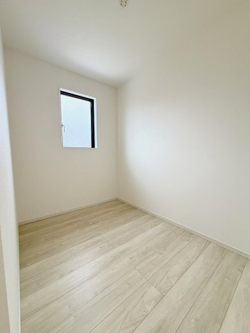 吉川市新栄2丁目　新築戸建　全1棟の収納|タンスや衣装ケースを置いてもゆとりのある広々ウォークインクローゼット