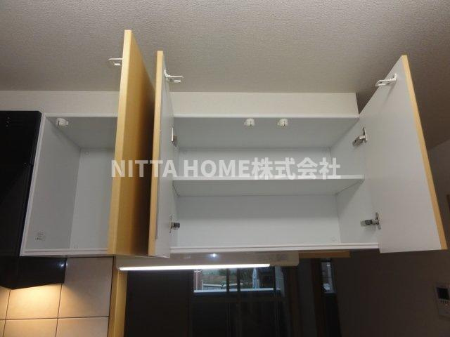 エスポワールのその他共用部分|キッチン上部の収納です＊