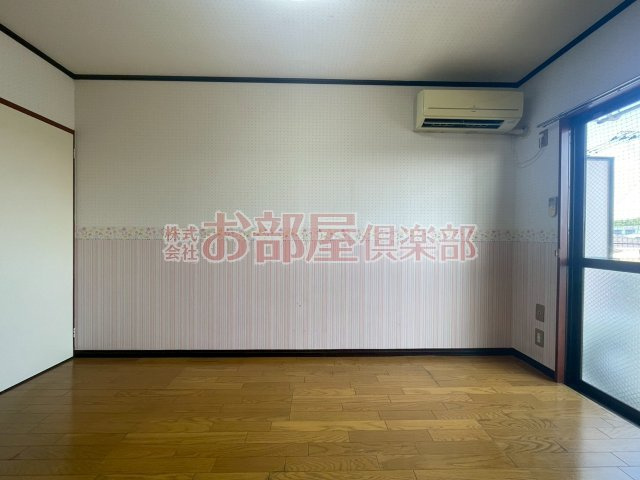 オアシスビルの洋室|明るい洋室です