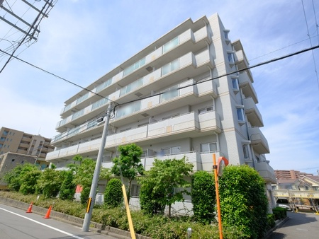 ステイツ吹田・千里丘弐番館の外観