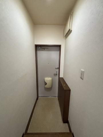 フェザー豊中マンションの玄関