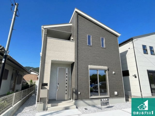 彦根市西今町　第5期　新築一戸建てのトイレ|シンプルなトイレは落ち着く空間！お手入れも簡単です！