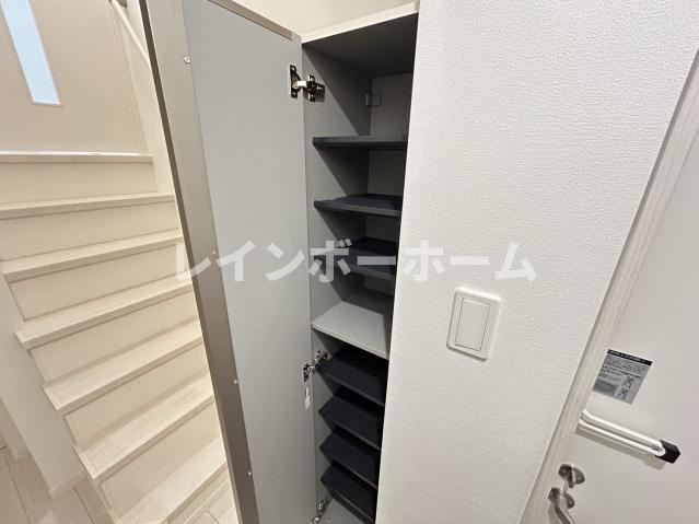 CB吉川KAJIN　【仲介手数料：50％OFF】対象物件！の収納|こまごまとしたものを収納できそうですね