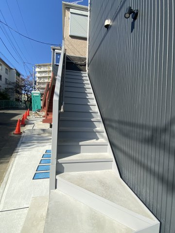 川崎市多摩区生田６丁目のアパートのロビー