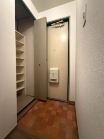 エセルディハイツA棟の玄関