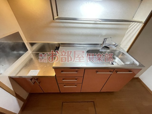 ビクトリア壱番館のキッチン|コンパクトなキッチンで掃除もラクラク