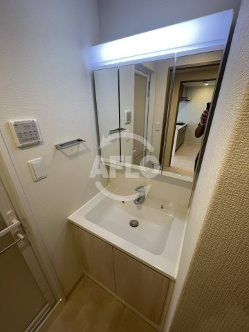スプランディッド江坂駅前の独立洗面台|スプランディッド江坂駅前　洗面台