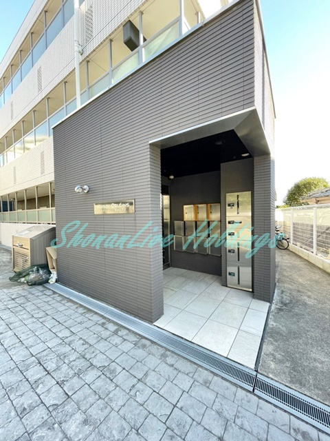 藤沢市弥勒寺４丁目の賃貸マンションのエントランス|清潔感のあるエントランスです♪