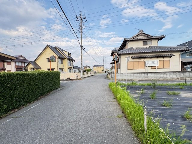 藤岡市篠塚　土地　150の前面道路含む現地写真|前面道路含む現地写真です