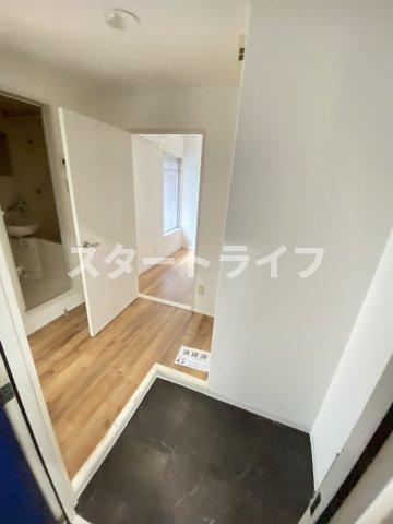 大阪市淀川区野中北１丁目の賃貸マンションの玄関