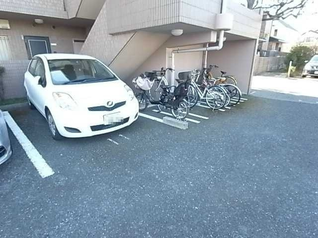 ガーデンヒルズソフィアの駐車場