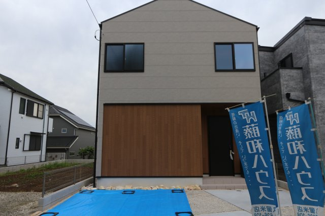 小平市鈴木町１丁目３期Ａ号棟の外観|土地面積約45坪♪来客時にも便利な並列駐車2台可能（車種による）