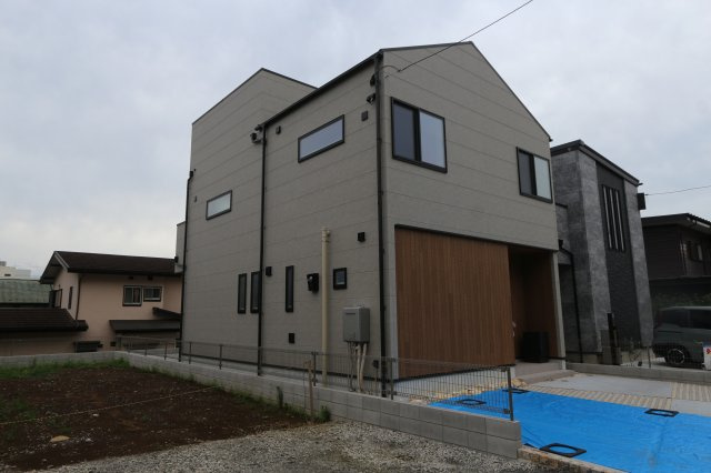 小平市鈴木町１丁目３期Ａ号棟の外観|奥行のあるウォークインクローゼットでたっぷり収納できます