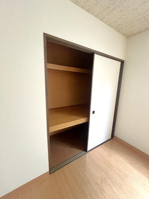 伊勢原市桜台４丁目のアパートの収納